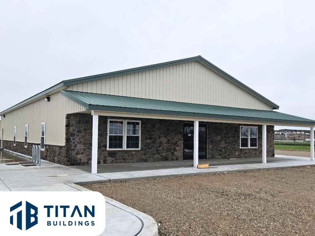 50x80x12 commercial retail pole building in Middletown, Delaware