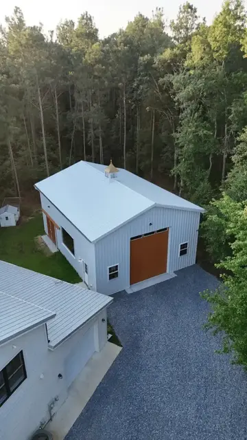 Delaware pole buildings - Residential white barn in Kent County near Dover